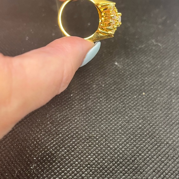 Vintage signed Avon Elizabeth Taylor ring - Picture 7 of 7